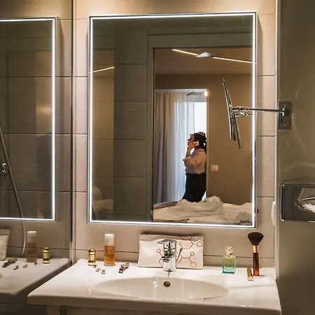 Mercure Paris Pont De Neuilly 4*