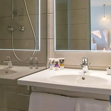 Mercure Paris Pont De Neuilly 4*