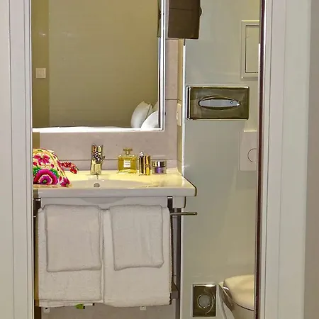 Otel Mercure Paris Pont De Neuilly 4*